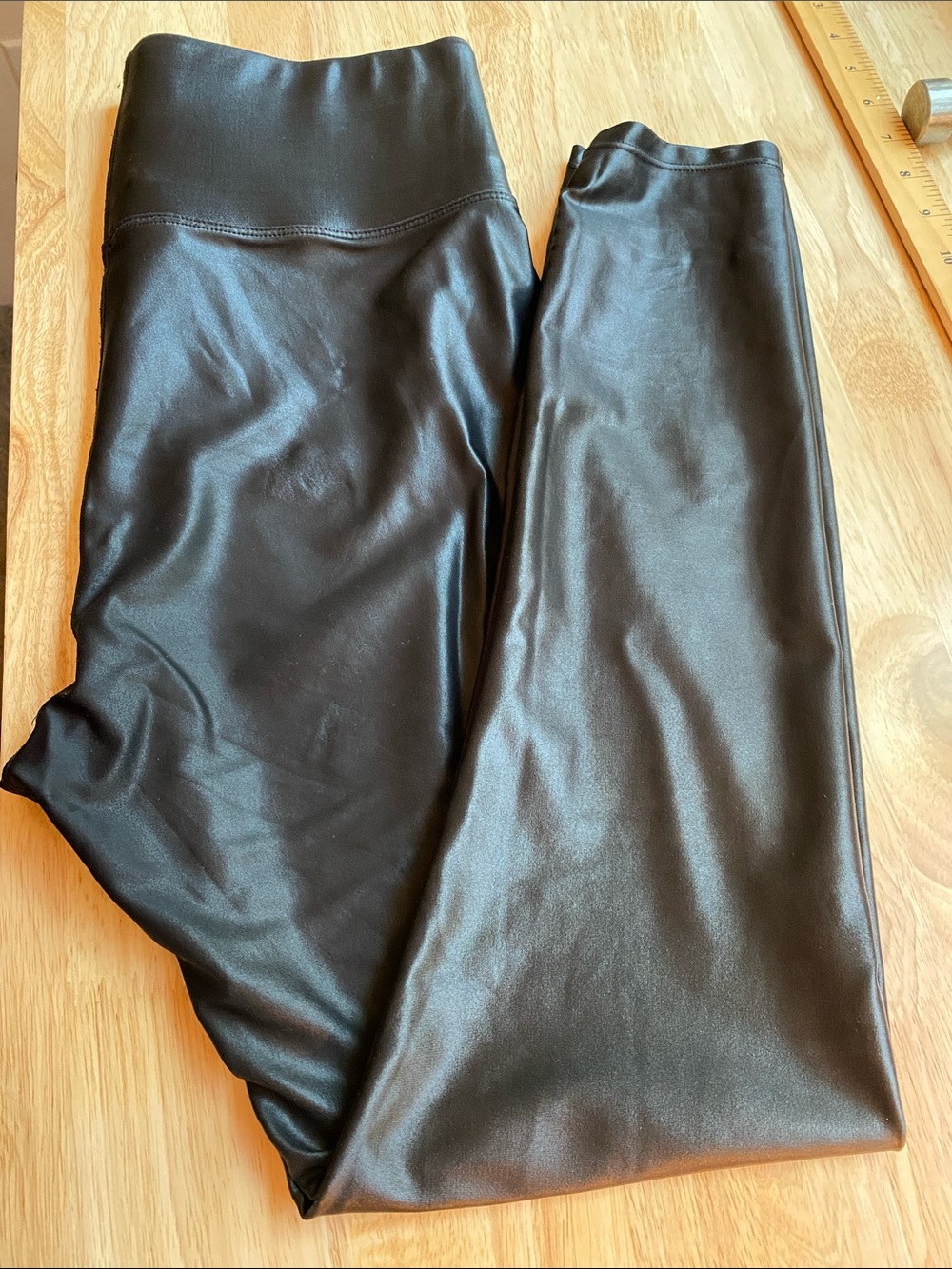Knix Black Faux Leather Glossy Leggings. Size M